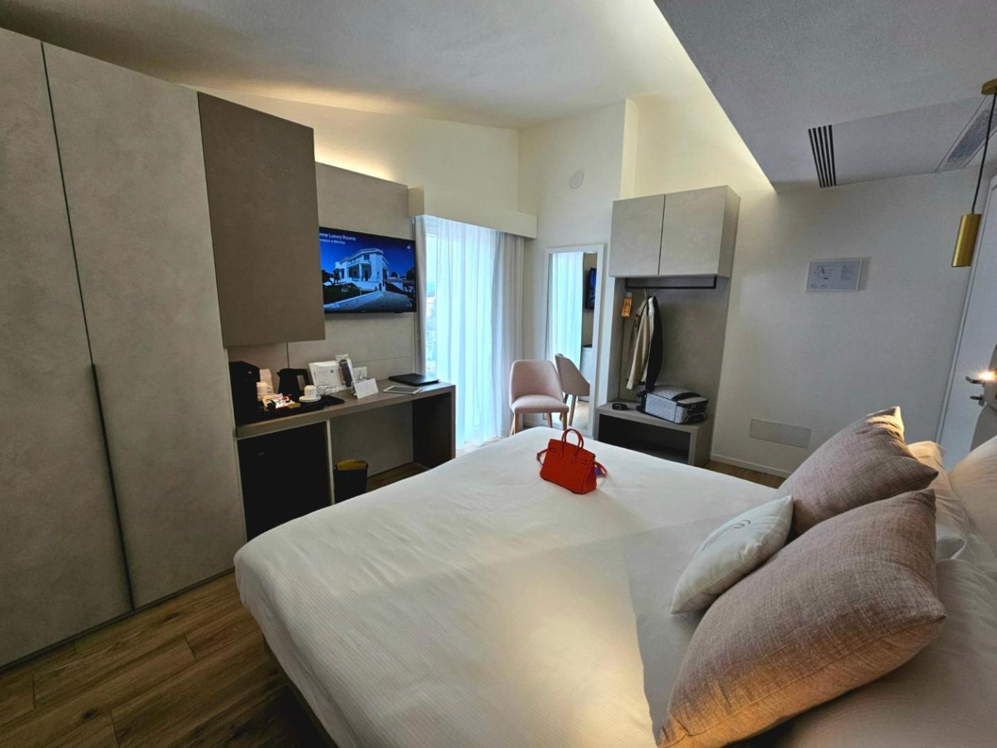 Chic & Charme Luxury Rooms Olbia Bagian luar foto