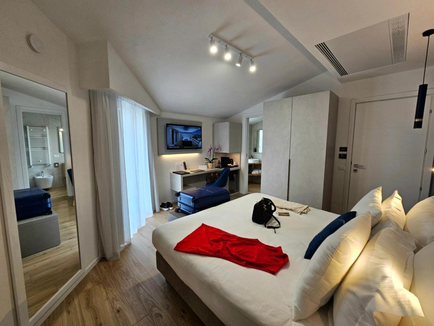 Chic & Charme Luxury Rooms Olbia Bagian luar foto